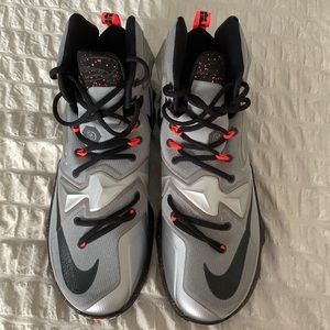 Lebron James space Jam limited edition collectable runners like new size 9.5